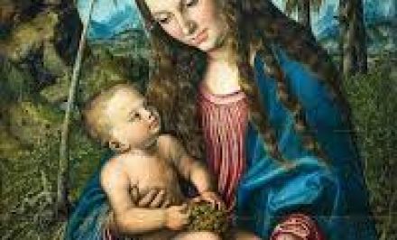 reprodukcja obrazu Lukasa Cranacha przedstwiająca Maryję z dzieckiem na ręku, na tle skał i roślinności